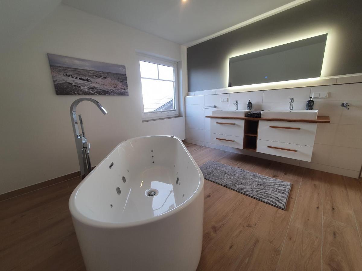 Ferienhaus Meerblick Пелворм Екстериор снимка